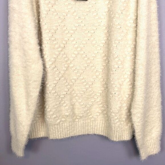 Asos Wednesday’s Girl  Cream Color Sweater in Fluffy Cable Knit. Size 18. NWT. - Picture 8 of 13
